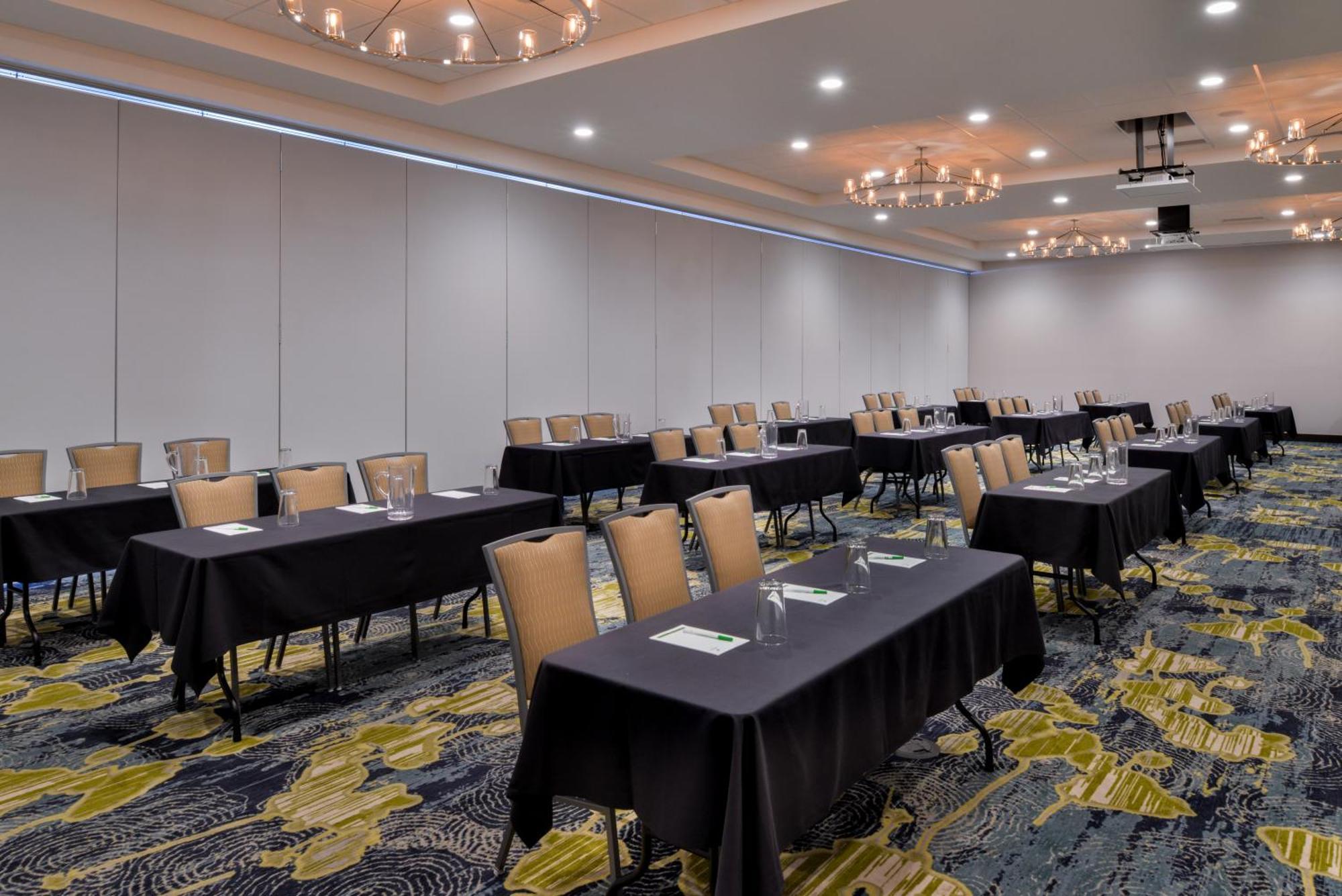 Holiday Inn Detroit Northwest - Livonia By Ihg Екстериор снимка
