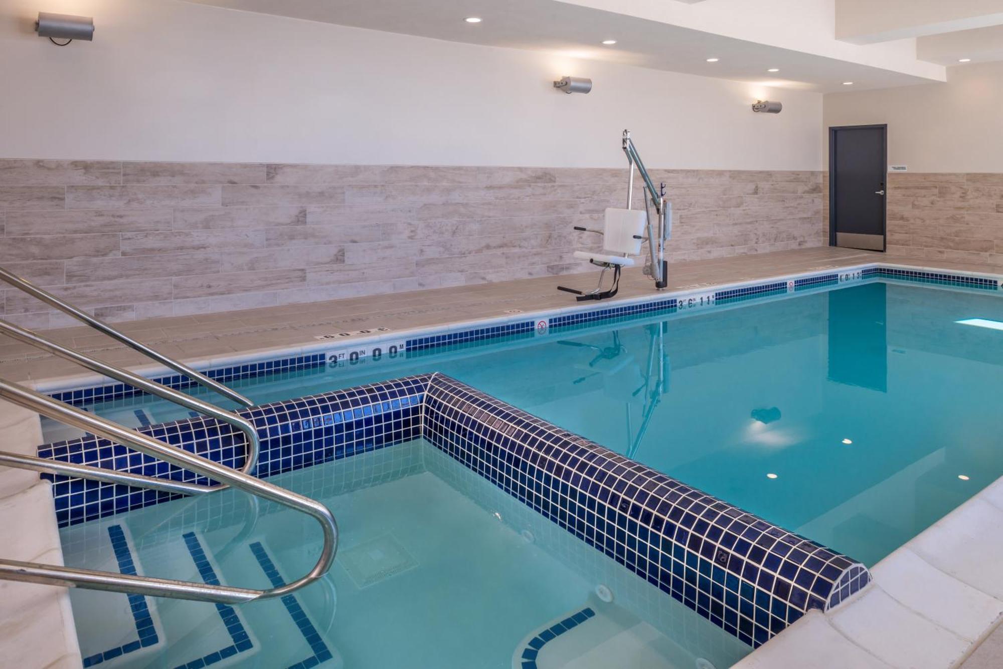 Holiday Inn Detroit Northwest - Livonia By Ihg Екстериор снимка