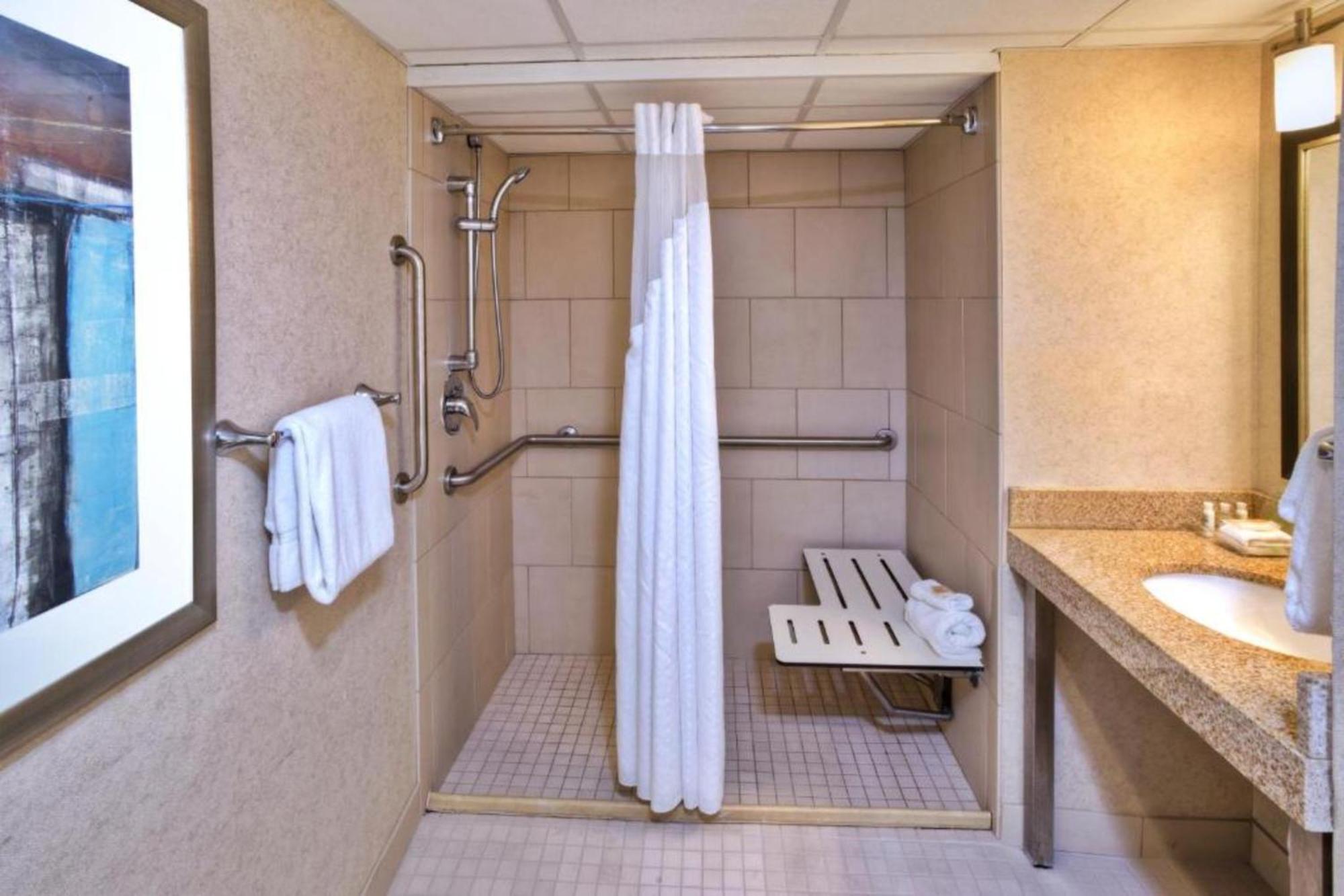 Holiday Inn Detroit Northwest - Livonia By Ihg Екстериор снимка